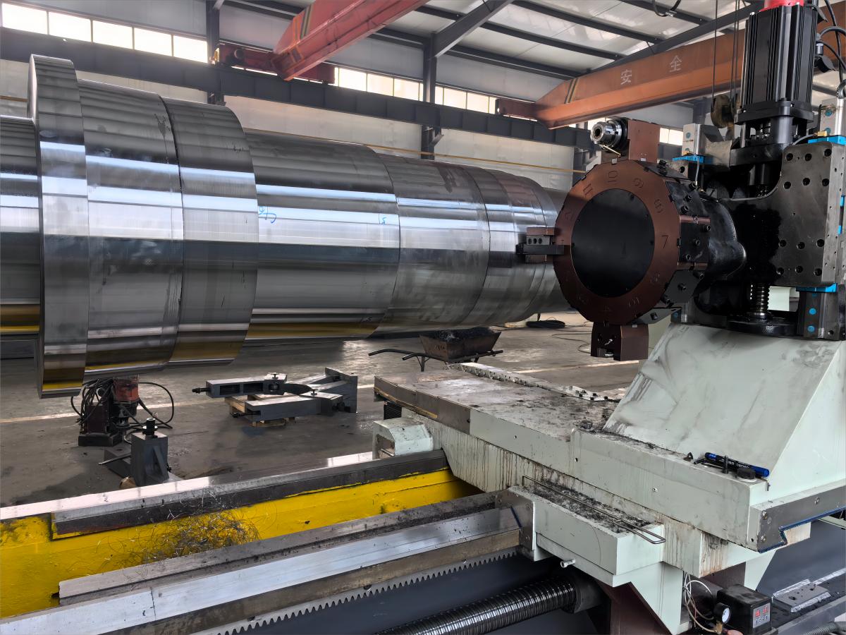 Potente torno CNC de cama plana horizontal