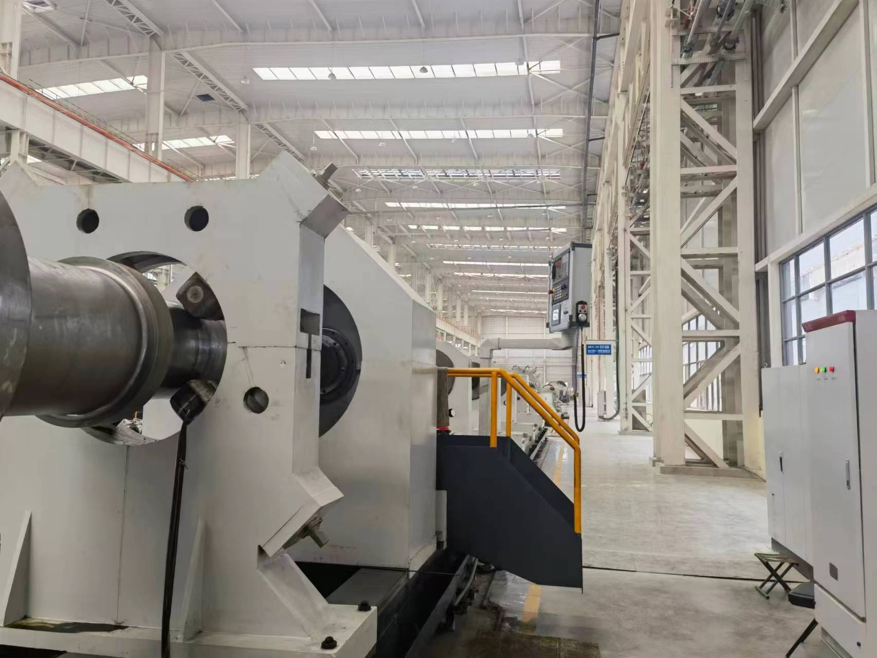 Specialised Tool for Drilling and Enlarging Internal Holes